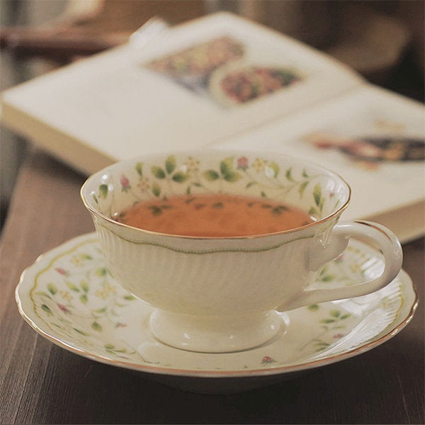 Elegant Floral Tea Cup and Saucer Set - Gold Trim Accents - Comfortable Handle