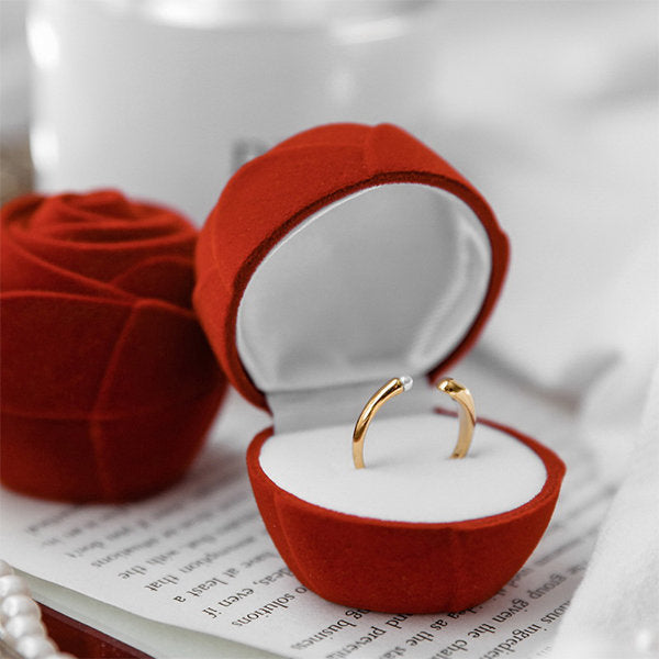 Rose Shaped Ring Box - Elegant Velvet Finish - Jewelry Organizer - Romantic Ambiance