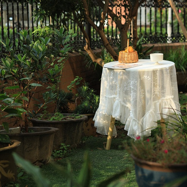 Elegant Vintage Lace Tablecloth - Timeless Sophistication - Ruffled Edges