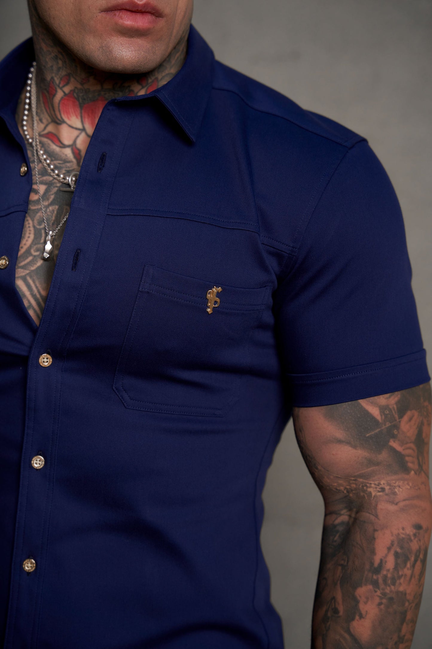 Father Sons Ultra-Sleek Navy Denim Short Sleeve Shirt with Stylish Horizontal Seam and Pocket - FS959