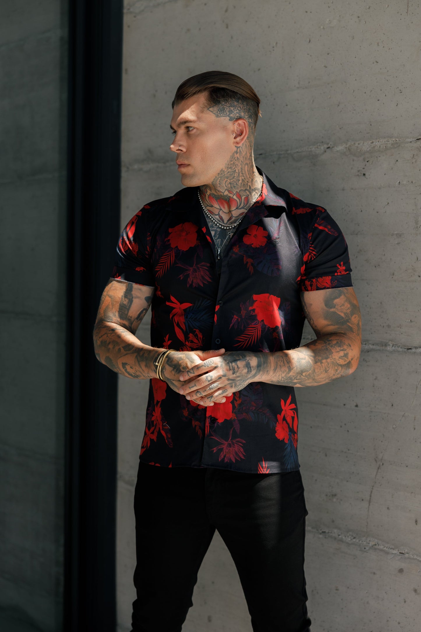 Stylish Father & Sons Black/Red Floral Hawaiian Short Sleeve Shirt with Revere Collar – Perfect Stretch Fit (FS994)