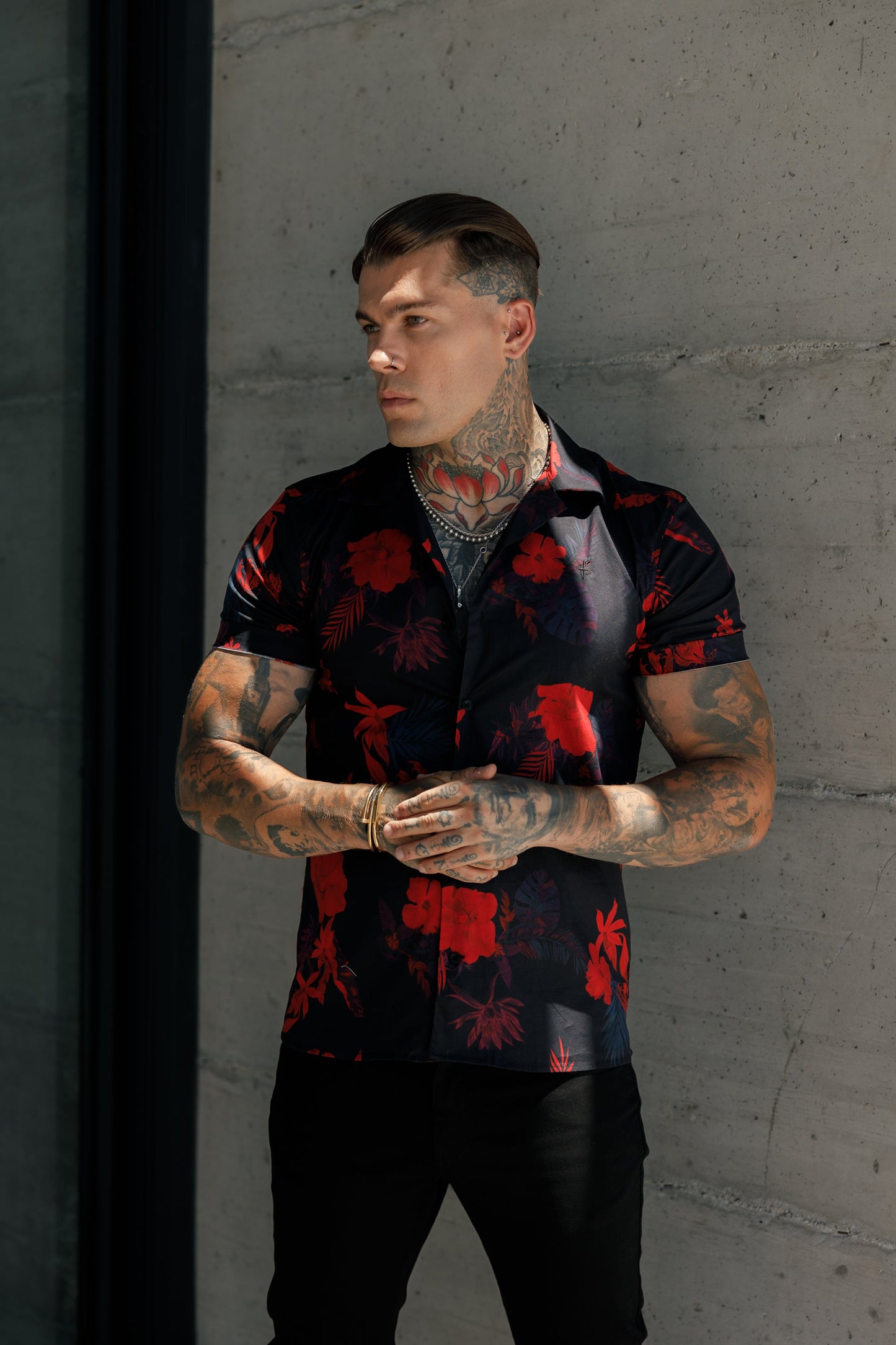 Stylish Father & Sons Black/Red Floral Hawaiian Short Sleeve Shirt with Revere Collar – Perfect Stretch Fit (FS994)