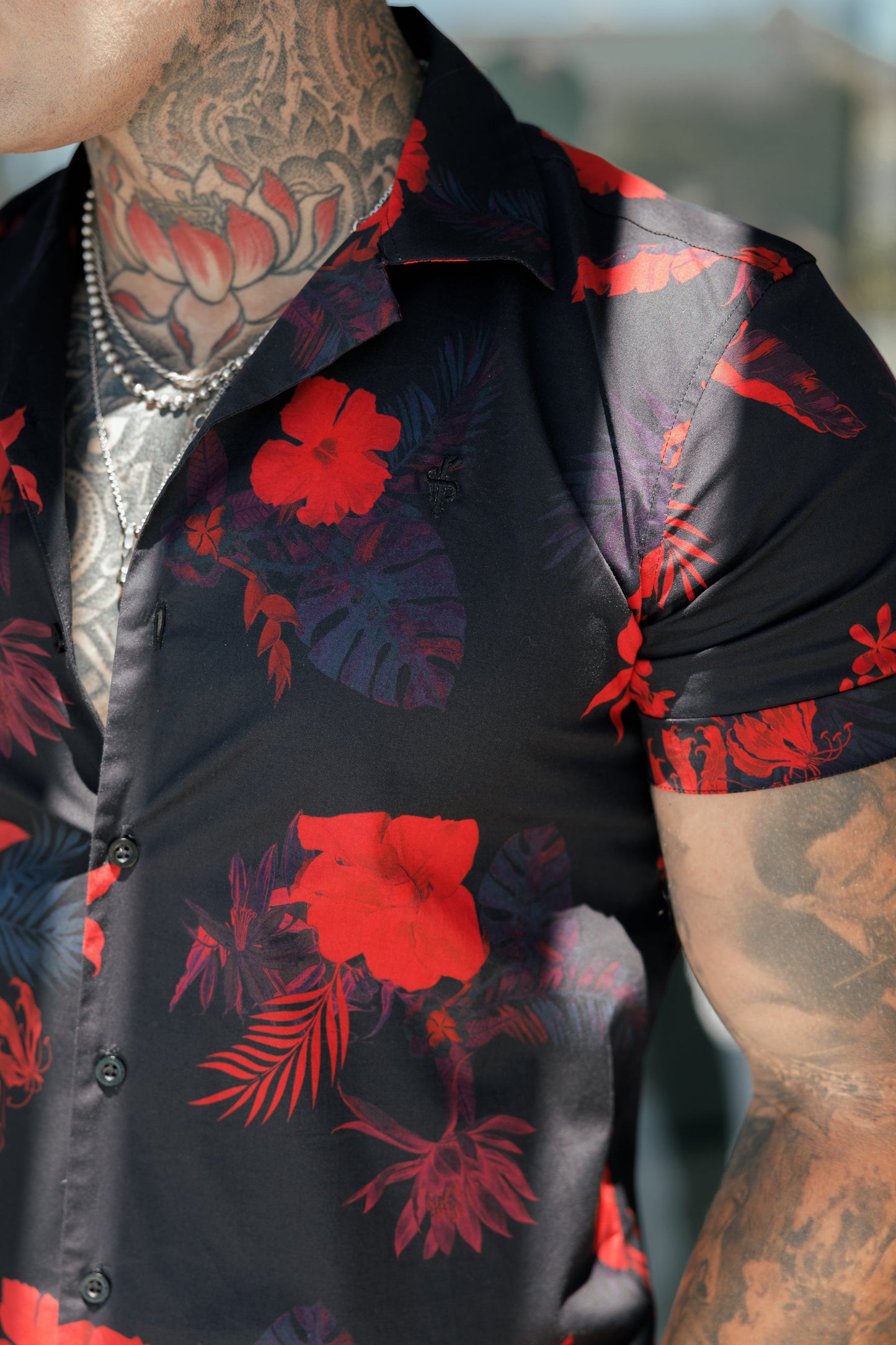 Stylish Father & Sons Black/Red Floral Hawaiian Short Sleeve Shirt with Revere Collar – Perfect Stretch Fit (FS994)