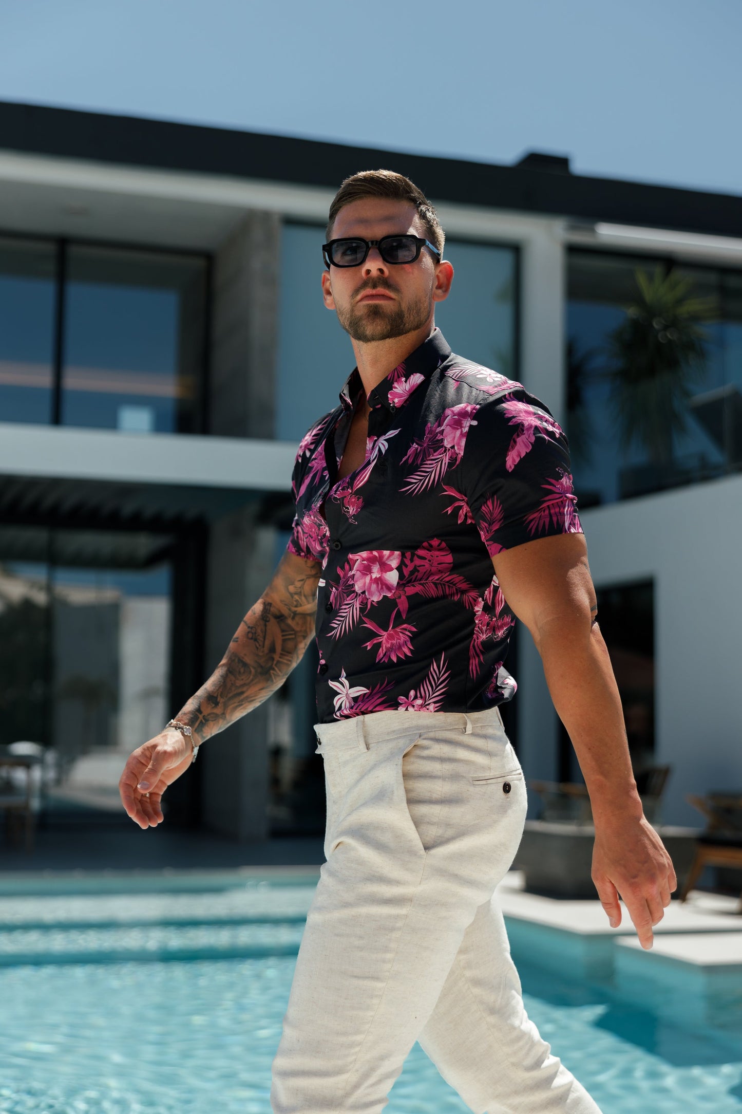Chic Floral Print Button-Down Shirt in Black and Bright Pink - Perfectly Stretchy for Ultimate Comfort - FS1103