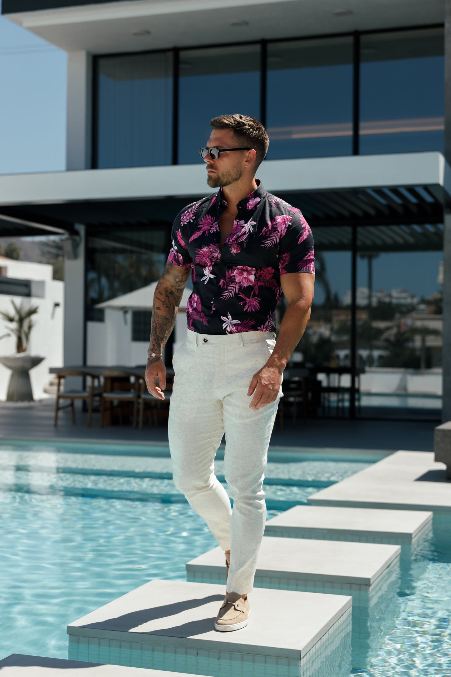 Chic Floral Print Button-Down Shirt in Black and Bright Pink - Perfectly Stretchy for Ultimate Comfort - FS1103