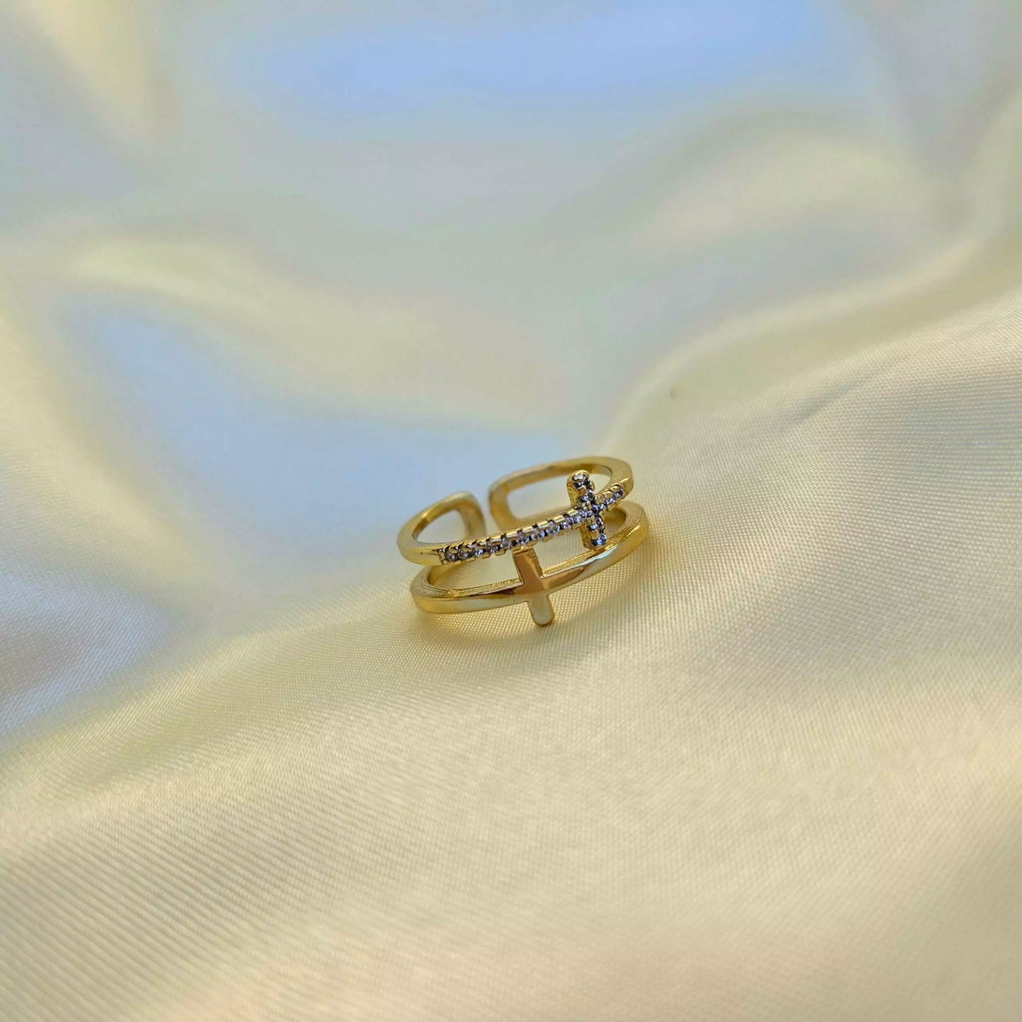 Anillo de doble cruz para hija: ora por ello