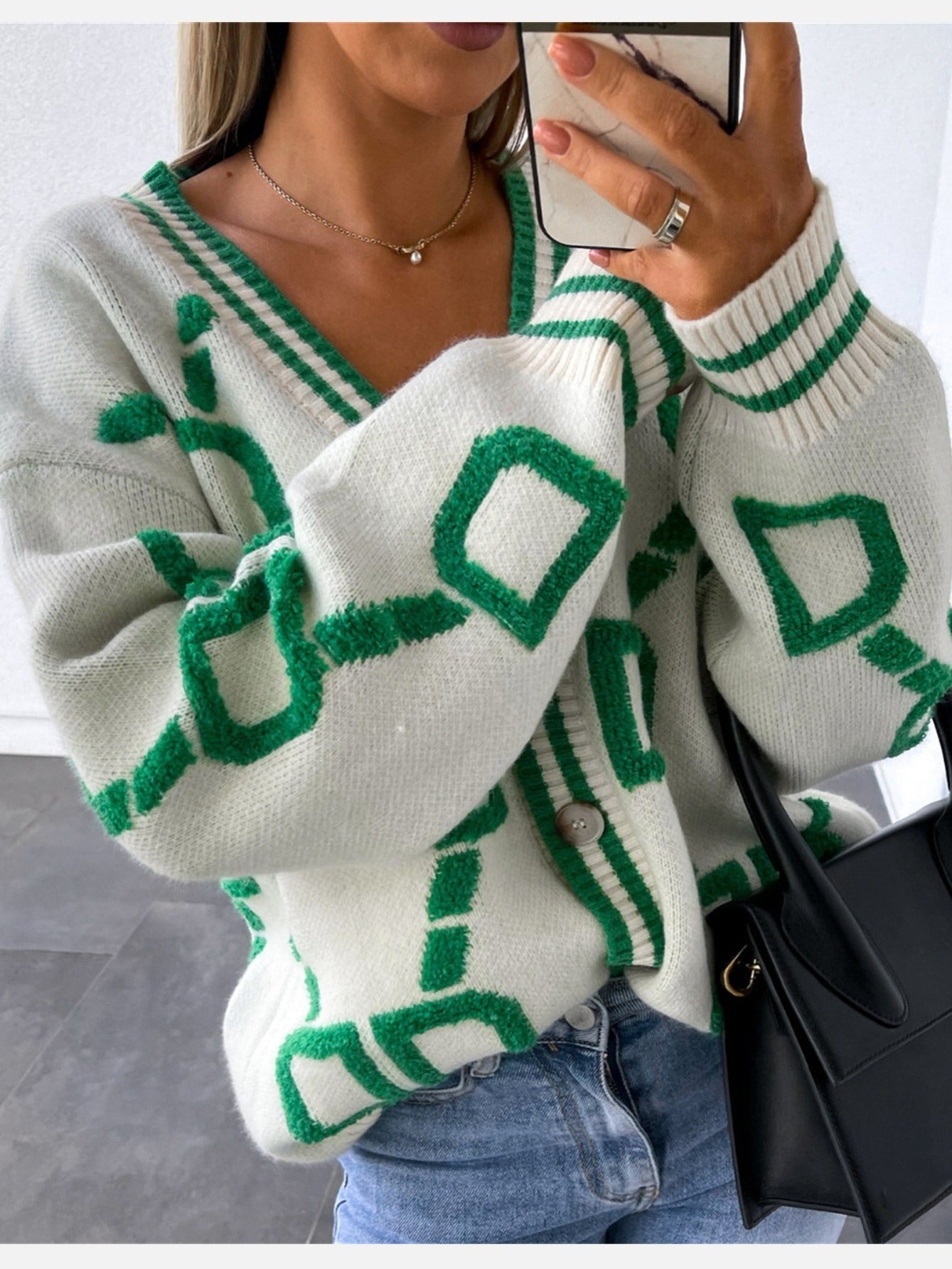 High Contrast Knit Cardigan - Stylish V-Neck