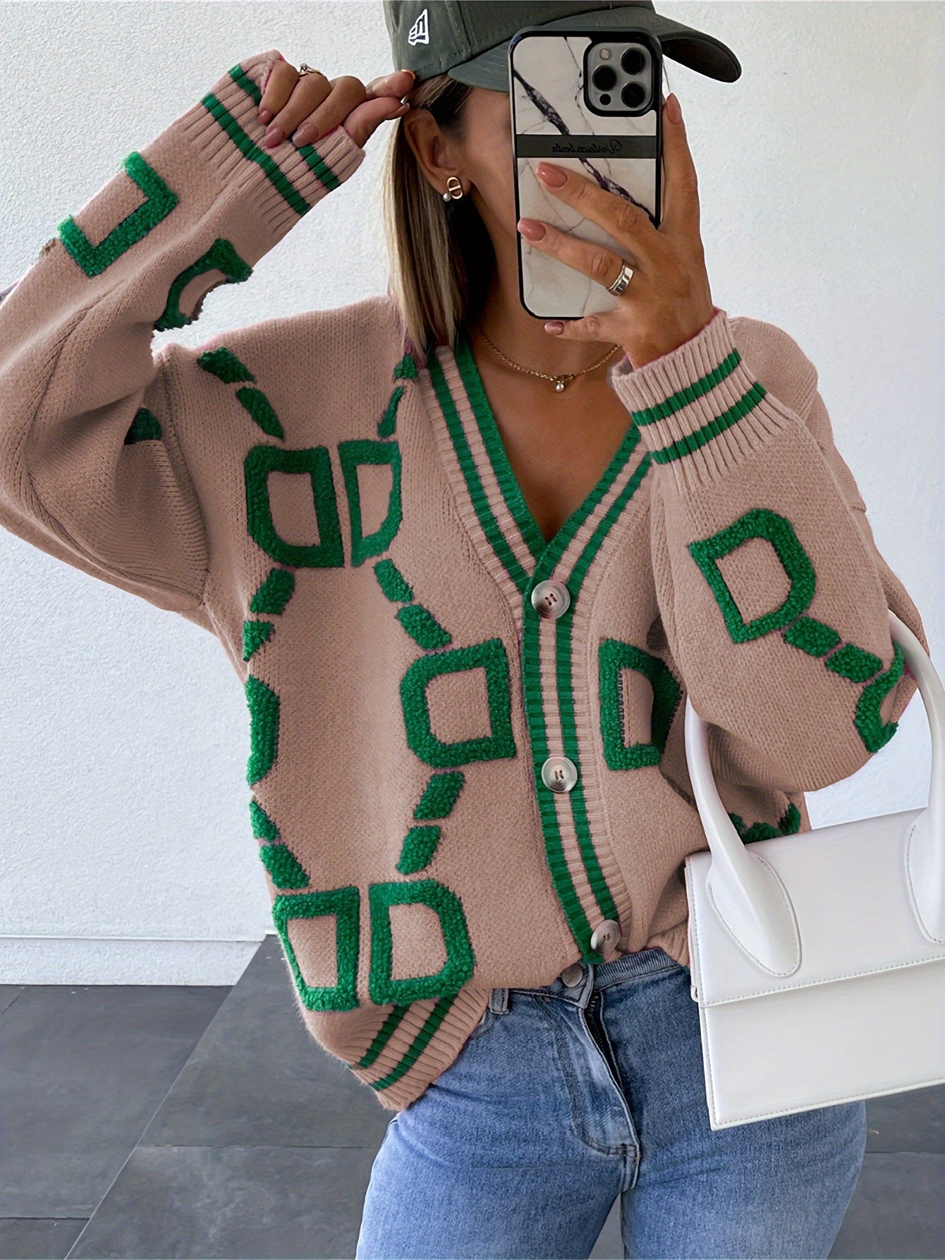 High Contrast Knit Cardigan - Stylish V-Neck