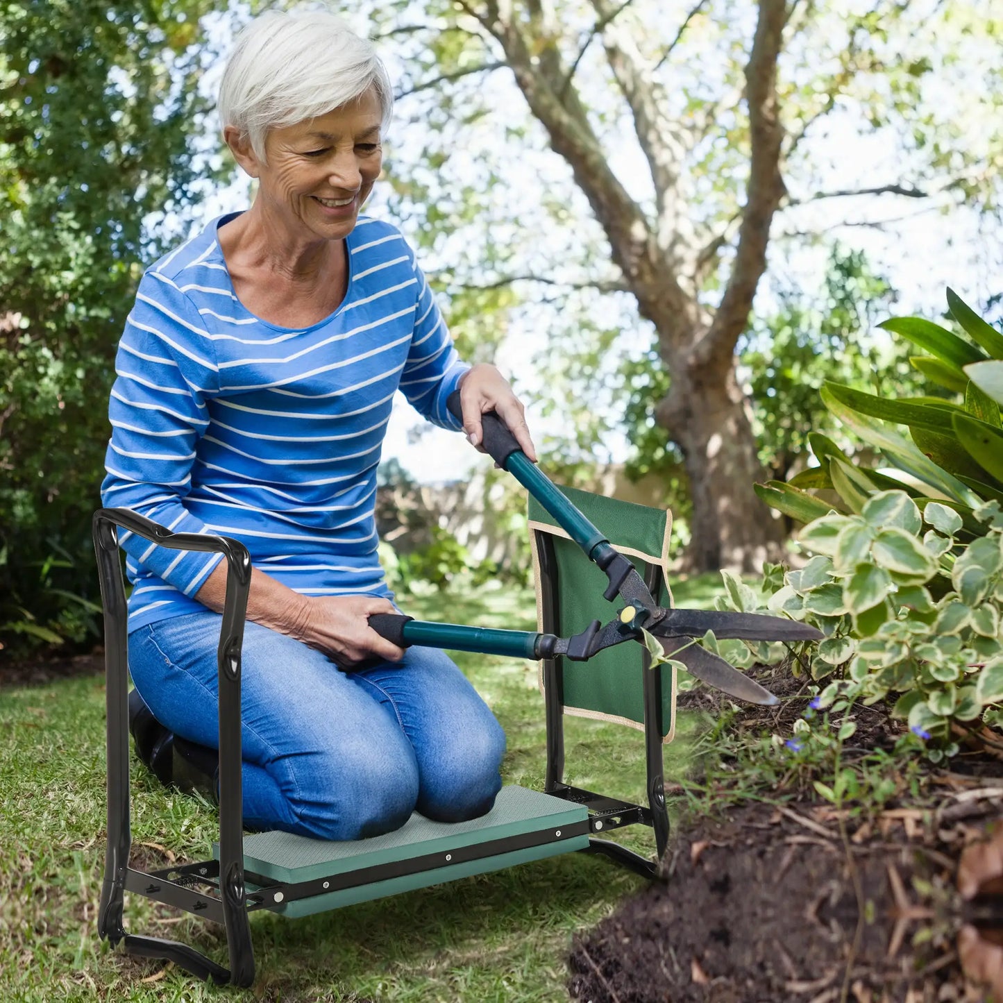 Folding Garden Bench With Tool Pouch