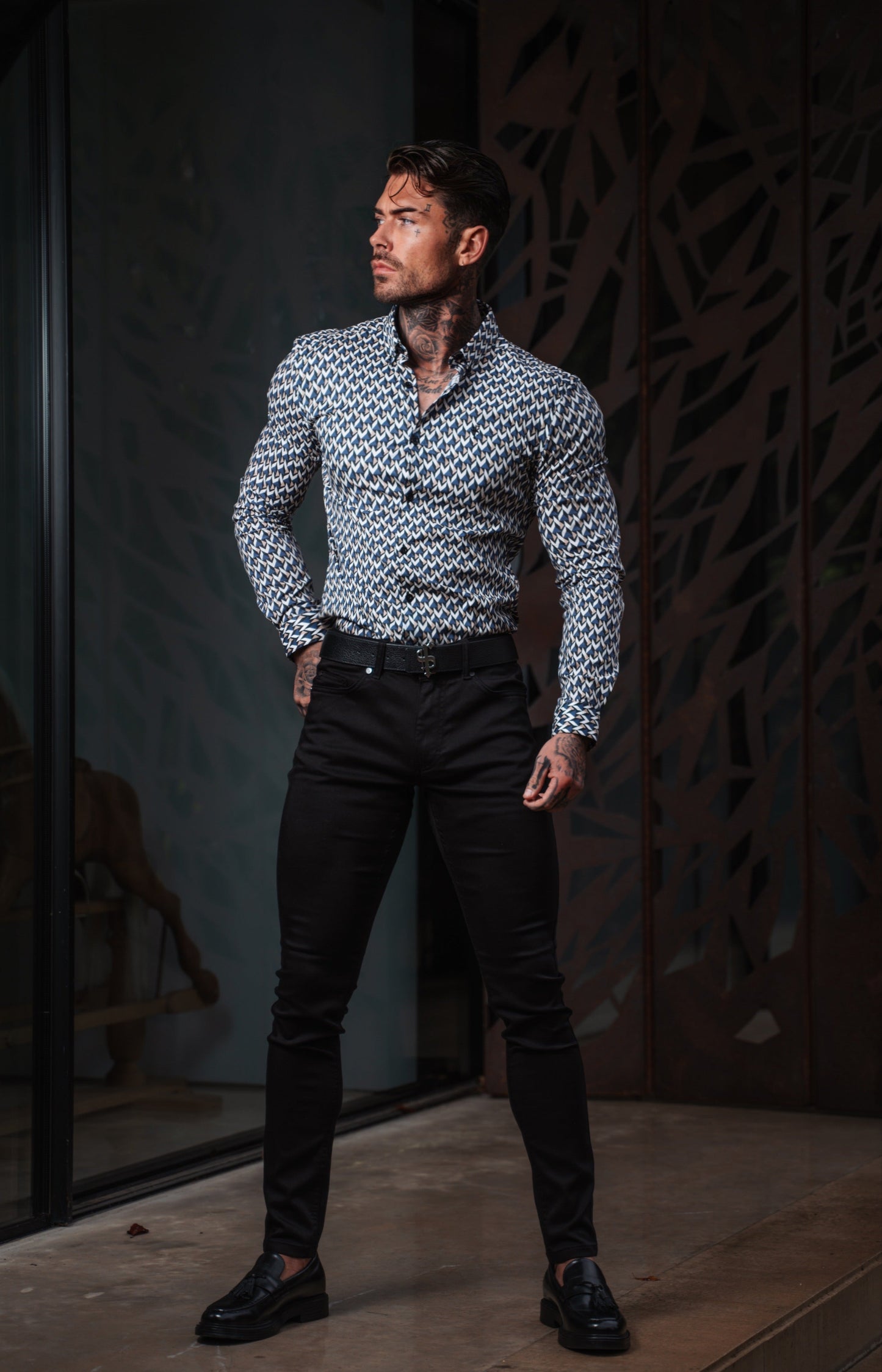 Elevate Your Style: Father Sons Super Slim Fit Stretch Long Sleeve Shirt in Blue/Beige Chevron with Button-Down Collar - FS902