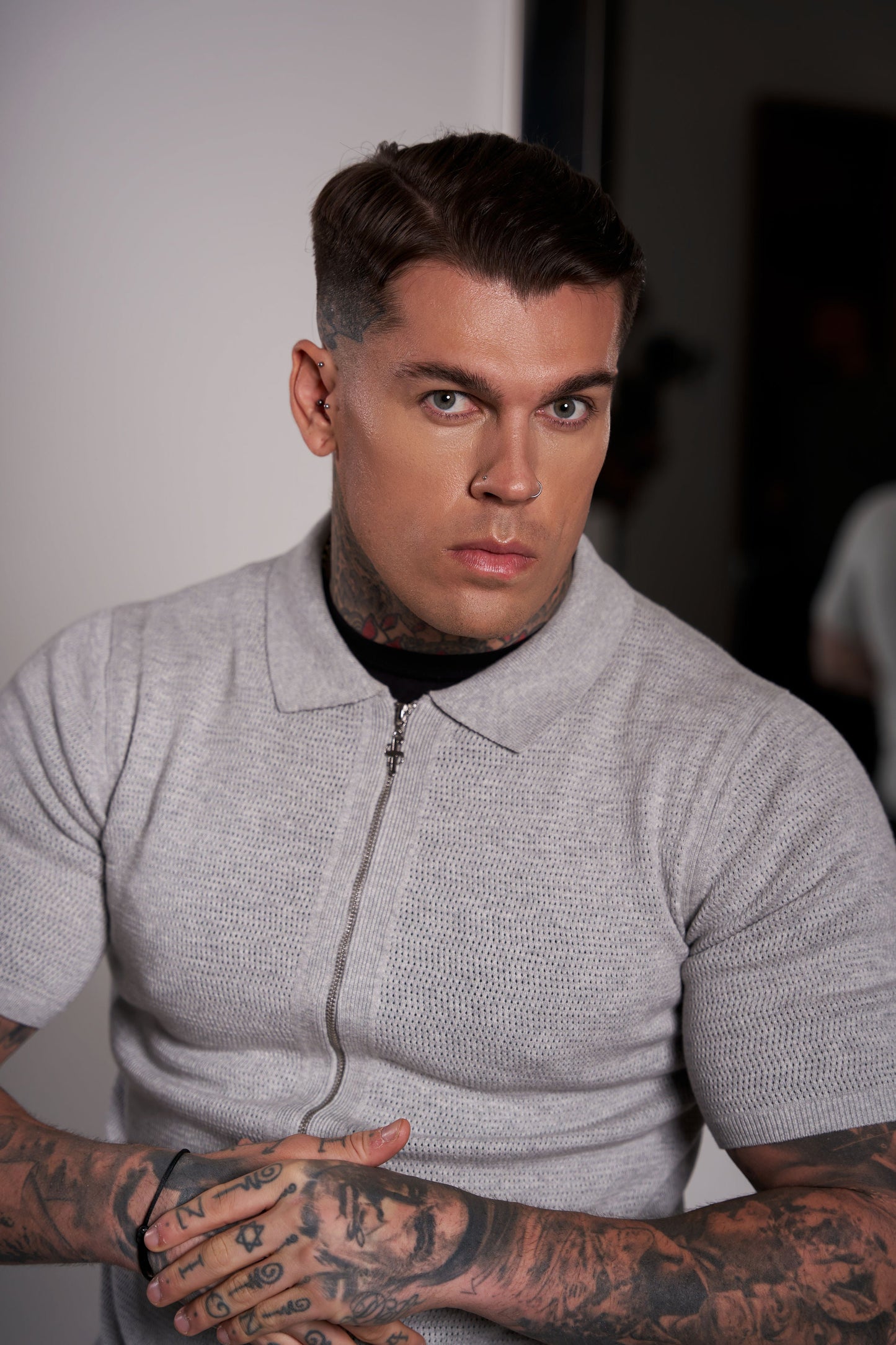 Elevate Your Wardrobe: Father Sons Light Grey Short Sleeve Knit Zip-Up with Chic Textured Design - FSN154