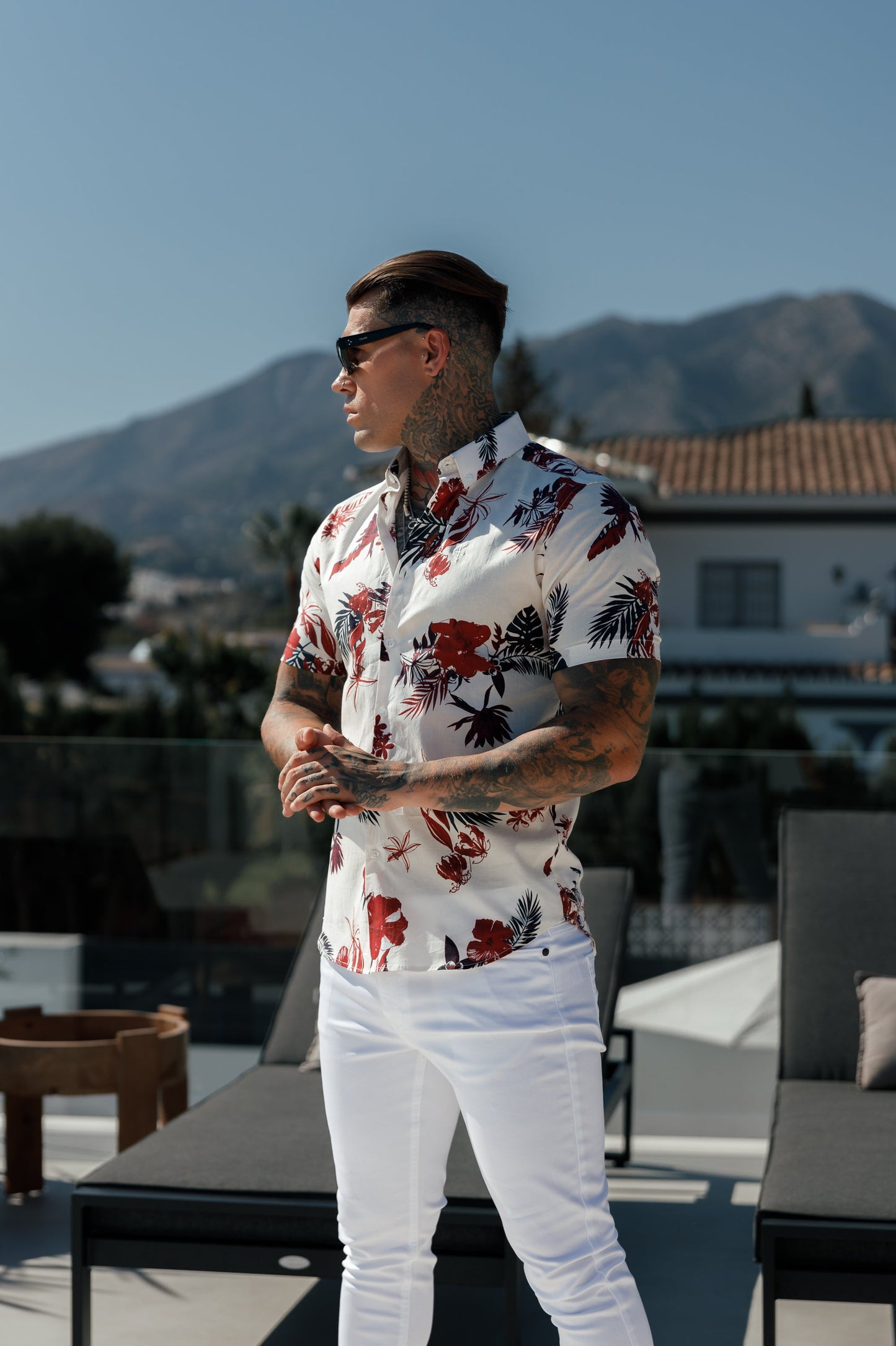 Chic Floral Print Button-Down Shirt in Classic Stretch - White/Rust - FS1106
