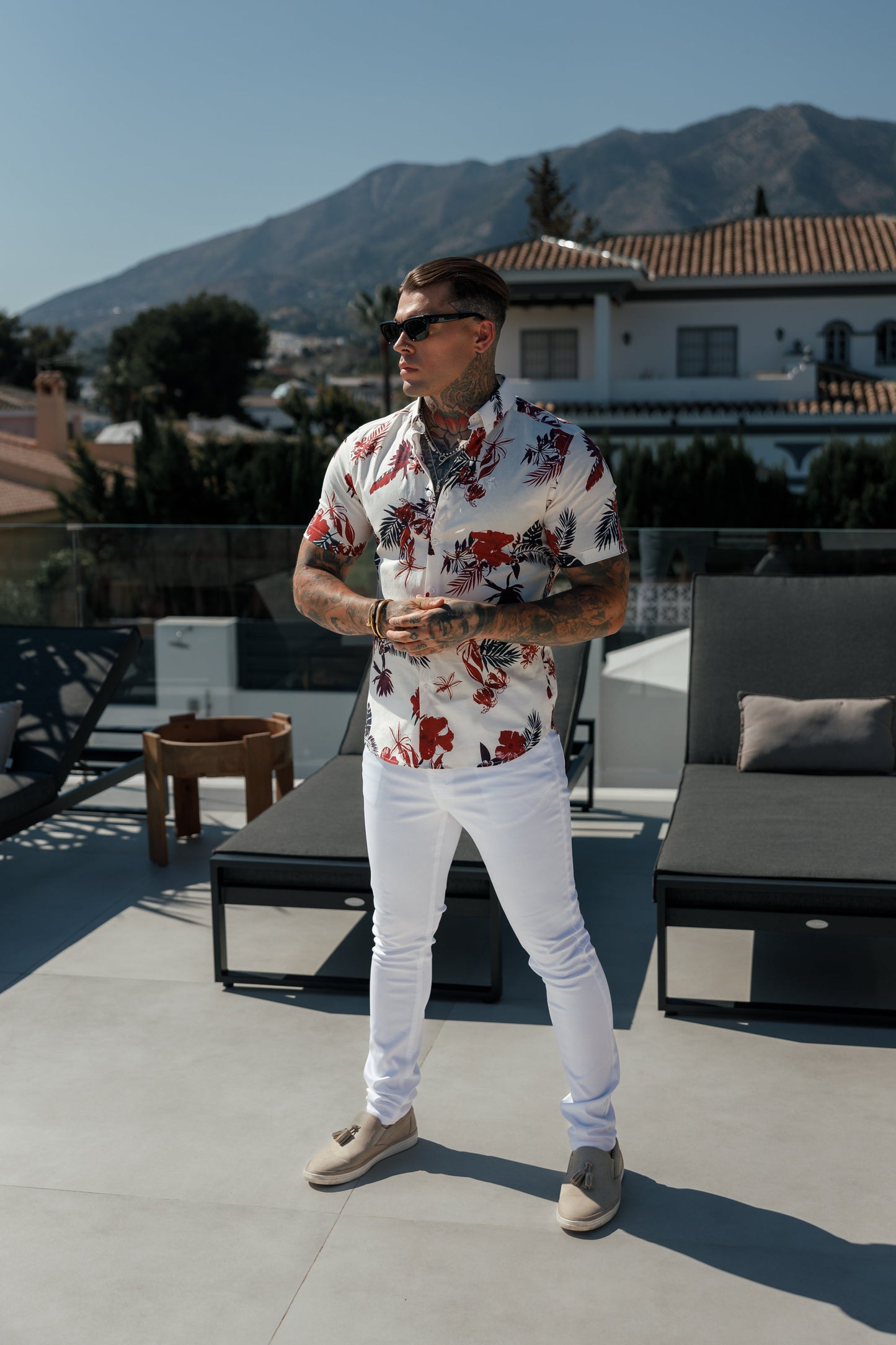 Chic Floral Print Button-Down Shirt in Classic Stretch - White/Rust - FS1106